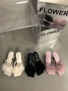 Nouvelles pantoufles à talons hauts pour femmes, pantoufles moelleuses antidérapantes, tongs à bout en acier, sandales de style féerique pour l'hiver - Product Image 3