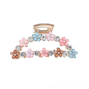 Pinza de Pelo de Aleación de Lujo Estilo Dulce <span class=keywords><strong>Ume</strong></span>, Pinza de Pelo con Flores de Diamantes Brillantes de 8.5 cm para Mujer, Accesorio para el Cabello para la Vida Diaria - Product Image 5