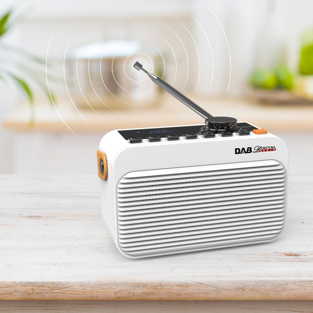Retro Style Multi-Functional DAB+ Radio Alarm Clock LCD Display USB Socket Internet Radio-FM/AM for Home Radio