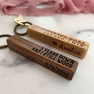 Porte-clés personnalisable en bois de chêne avec motif de boules imprimé UV, idéal pour porte, abri, garage, appartement ou hôtel, cadeau pour nouvelle maison - Product Image 3