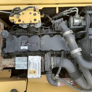 รถขุดตีนตะขาบ KOMATSU PC200 มือสอง ลดราคาพิเศษ ความจุบุ้งกี๋ 0.8 ลูกบาศก์เมตร สำหรับงานหนัก รถขุดมือสอง komatsu Pc200 - Product Image 5