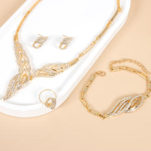 Conjunto De Joyería De Moda De Aleación Con Incrustaciones De Diamantes Y Hojas Doradas, Collar, Pendientes, Anillo Y Pulsera Para Bodas - Product Image 3