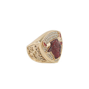 Anillo Conmemorativo del Campeonato <span class=keywords><strong>de</strong></span> Baloncesto <span class=keywords><strong>de</strong></span> los <span class=keywords><strong>Chicago</strong></span> <span class=keywords><strong>Bulls</strong></span> <span class=keywords><strong>de</strong></span> 1993, Edición Conmemorativa <span class=keywords><strong>de</strong></span> <span class=keywords><strong>Michael</strong></span> <span class=keywords><strong>Jordan</strong></span>, Chapado en Oro con Pedrería - Product Image 3