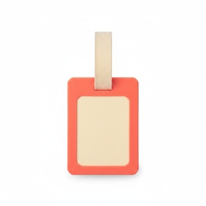 Étiquette de bagage en PVC souple, forme personnalisée moulée en 3D, relief surélevé, sangle tissée, logo personnalisé, étiquette de sac pour événement promotionnel - Product Image 4