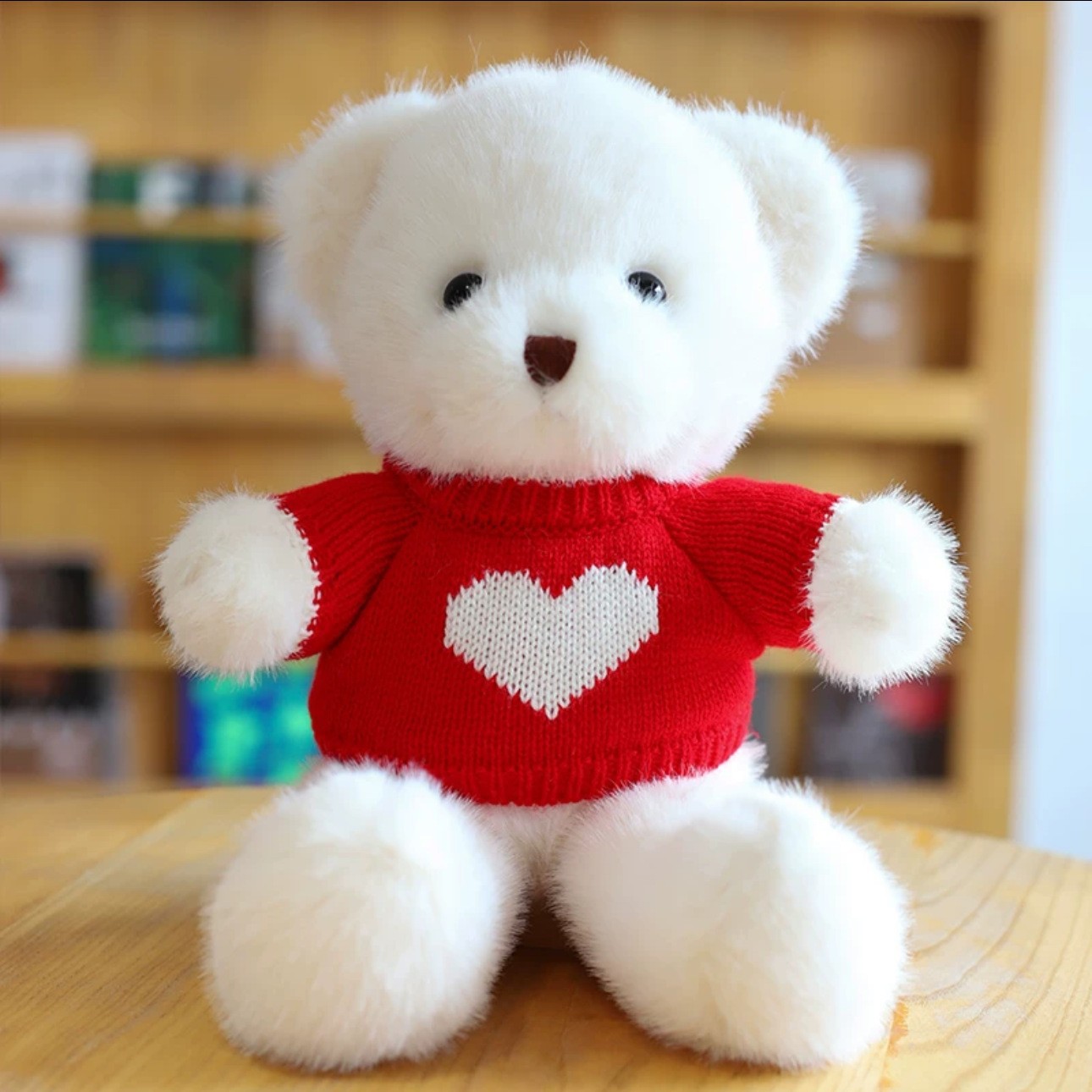 Eyelid bear-white bear red heart sweater