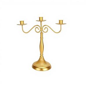Candelabros Altos de Aluminio Dorado Hechos a Mano para Decoración de Bodas, Centro de Mesa Navideño, Portavelas - Product Image 1