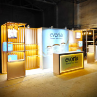 Stand de Exhibición con Marco de Aluminio para Ferias Comerciales, con Fondo Gráfico y Caja de Luz LED para Exhibición en Stands de Ferias