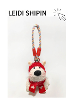 Porte-clés festif en peluche blanche avec écharpe à motif cœur et capuche tricotée rouge, adorable ornement de sac en forme de chiot pour Noël et la Saint-Valentin