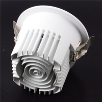 Projecteur LED encastré mural polarisé anti-éblouissement profond avec plusieurs angles de faisceau pour plafond