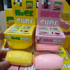 Neohoh แท่งเนยสำหรับบีบสีชมพูของเล่นคลายเครียดของเล่นคลายเครียด - Product Image 1
