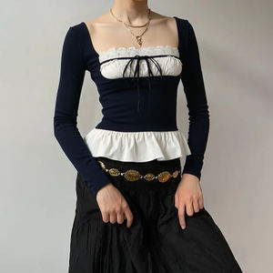 Camiseta de manga larga con cuello cuadrado de encaje y cordones, estilo moderno para chicas atractivas, con combinación de colores en contraste, cintura ajustada y parte superior con volantes. - Product Image 3