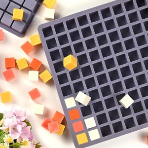 Moldes de Silicona Cuadrados Mini de 100 Cavidades para Chocolate, Dulces, Gomitas, Caramelos, Gelatina, Cubitos de Hielo y Golosinas para Mascotas - Product Image 2