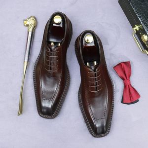 Chaussures de conduite italiennes Derby pour hommes, en cuir, décontractées et professionnelles, imperméables, avec empeignes gravées, pour l'automne et les mariages, vente en gros - Product Image 2