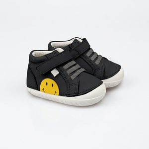 Zapatillas Negras para Bebé con Cierre de Cordones, Suela de Goma Antideslizante, Zapatos Casuales Unisex con Parte Superior de Cuero y Soporte de Arco en el Tobillo - Product Image 1