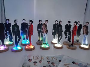 Lámpara LED Nocturna Personalizada con Personaje de Ídolo Kpop, Cambia de Color, Decoración de Habitación, Regalo para Fans, Soporte Acrílico - Product Image 1