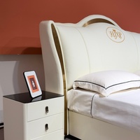 Lit en cuir de luxe moderne, cadre de lit moelleux, lit double, mobilier de chambre principale, lits rembourrés minimalistes
