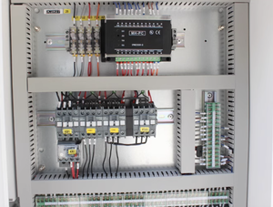 Máquina flejadora automática de cinta PP con sellado lateral de arco grande personalizada SPK-103A, con PLC, motor, bomba y sistema hidráulico para embalaje de madera - Product Image 5
