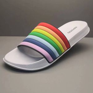 Özel Logo gökkuşağı slaytlar sandalet terlik bayanlar ev terlik kapalı banyo plaj sandaletleri terlik kadınlar için - Product Image 3