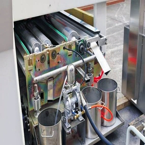 Machine automatique populaire de peinture de moulures réciproques de certification de qualité pour traiter des meubles de porte en bois - Product Image 6