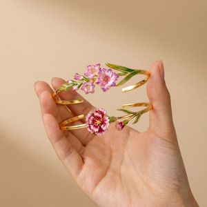 กำไลข้อมือ<span class=keywords><strong>ส</strong></span>ตรี CAIOOCHE <span class=keywords><strong>ส</strong></span>แตนเลส<span class=keywords><strong>ส</strong></span>ตีล ลายดอกไม้เดือนธันวาคม แบบเปิดปลาย ชุบสูญญากาศด้วยทอง 18k กำไลแฟชั่นและกำไลข้อมือ - Product Image 3