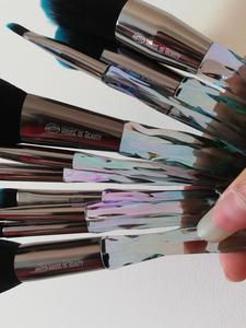 Ensemble de pinceaux de maquillage liquides à paillettes personnalisées avec logo, MOQ 3, 10 pièces, manche en plastique <span class=keywords><strong>transparent</strong></span> diamant, pour le visage et le correcteur - Product Image 5