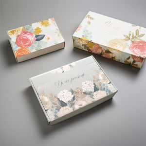 Boîte d'expédition recyclable laminée mate imprimée personnalisée Logo en relief Sweet Cartoon Design Chaussettes Emballage en fourrure manipulé 4C Offset - Product Image 3