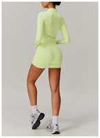 Vente en gros de shorts de yoga sans couture sur le devant avec poches latérales femmes sports de plein air vêtements de sport ensemble de yoga 2 pièces pour la gym