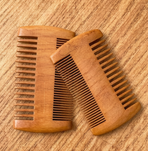 Peine de Madera Natural Hecho a Mano de Doble Cara, Regalo Personalizado Perfecto para Familiares, Amigos o Obsequios Empresariales - Product Image 3