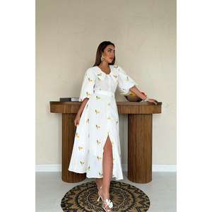 Robe de cocktail rose à imprimé floral, ceinturée, coupe trapèze, en coton et fibre de bambou respirante, taille naturelle, col carré - Product Image 4