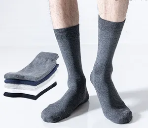 Homens de outono e inverno Plus Size 43-50 meias de alta média absorvente de suor preto algodão meias masculinas