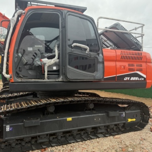 รถขุดไฮดรอลิก Doosan DX225LCA มือสอง สภาพดี บุ้งกี๋ 0.92 ลบ.ม. เครื่องจักรขุดดินสำหรับงานหนัก ขาย - Product Image 1