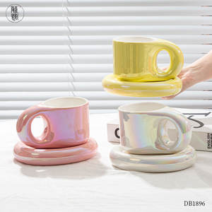 Ensemble de tasses à café en céramique TaoDongCeramic, finition perlée, tasse et soucoupe en céramique, blanc, rose, jaune, durable, pour usage domestique, DB1896 - Product Image 1