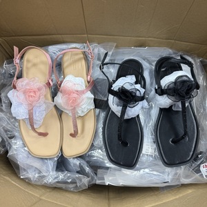Femmes - Superbes <span class=keywords><strong>Sandales</strong></span> Plates Florales Idéales pour Publications Instagram, Chaussures pour Dames - Product Image 3