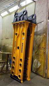 Cuerpo principal del martillo rompedor SOOSAN SB151 con características estándar: cinceles, mangueras, cilindro de nitrógeno, caja de herramientas, un año de garantía. - Product Image 4