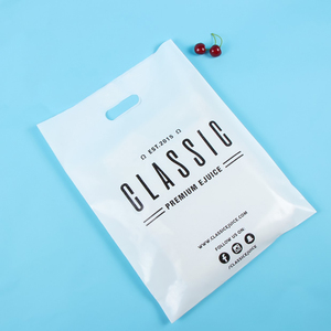 Sacs à provisions en plastique PE-BD imperméables personnalisés avec poignée découpée Sacs en plastique avec gousset pour l'emballage de chaussures/vêtements et le stockage de portefeuille - Product Image 5