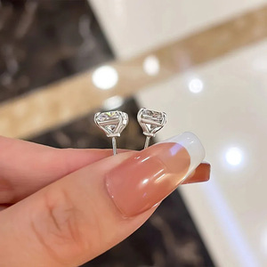 Orecchini a perno geometrici quadrati da donna, semplici e scintillanti, gioielli classici per tutti i giorni - Product Image 4