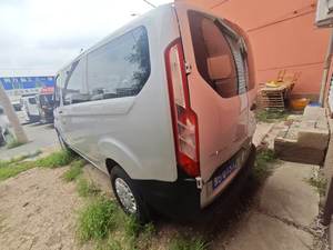Furgoneta Usada Fort Transit con Configuraciones Inteligentes, Año 2017, Apta para Personalización de Autocaravanas, Transmisión Manual de 5 Velocidades, 6 Asientos, MPV, MINIBUS, VAN - Product Image 3