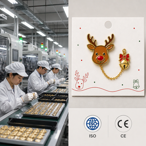 Pin de esmalte suave de reno navideño con colgante de cascabel y cadena dorada, joyería de invierno festiva, broches, insignias, venta al por mayor, personalizado de fábrica - Product Image 4