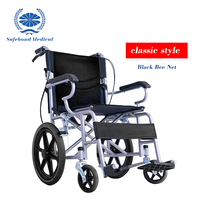 Équipement de thérapie médicale Petit fauteuil roulant portable pliable classique à roues solides pour les personnes âgées