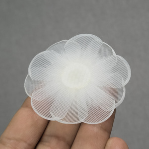 Nouveau design 2026, bord brûlé, <span class=keywords><strong>fleur</strong></span> 3D, bricolage fait main avec <span class=keywords><strong>pompon</strong></span> en fourrure pelucheuse, accessoires de vêtement en cristal - Product Image 3