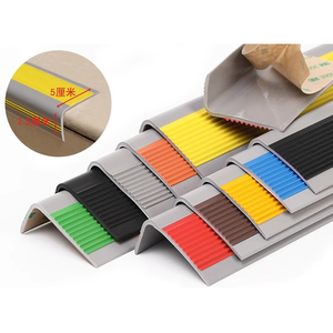 แถบบันไดรูปตัว L มุมขวาตัดขอบพีวีซีกันลื่นแบบหนาตามสั่งสำหรับกระเบื้องอุตสาหกรรมตัวป้องกันมุม - Product Image 3