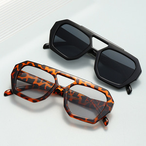 Lunettes de soleil classiques rétro à double pont, monture PC unisexe personnalisée, verres acryliques UV400, tendance - Product Image 2