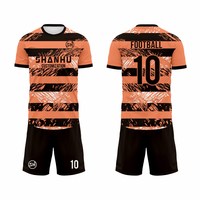 Maßgeschneiderte Fußballtrikots Hochwertiges T-Shirt-Shorts-Set für Herren Sublimiertes Polyester für Ligaspiele Vereins-Personal-Fitness