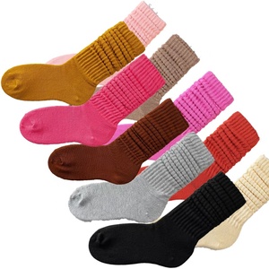 Vestido de Yoga de nailon hasta la rodilla de alta calidad para mujer Diseño bordado de invierno Compresión Agarre lento Logotipo personalizado antideslizante - Product Image 1