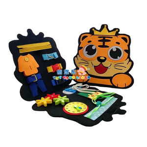 Livre d'activités Montessori EPT avec couronne de tigre mignonne, tableau d'activités en <span class=keywords><strong>feutre</strong></span> <span class=keywords><strong>pour</strong></span> les tout-petits, pratique <span class=keywords><strong>pour</strong></span> les vestes à fermeture éclair ou les chemises à boutons - Product Image 6