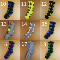 Vente en gros bon marché Canada Leaf Maple Planthip Hop Street Chaussettes unisexes en coton Crew Weed Bulk