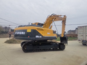 รถขุดตีนตะขาบมัลติฟังก์ชั่น Hyundai HX220HD ของแท้จากเกาหลี ใช้เครื่องยนต์ Yanmar ประสิทธิภาพสูง พร้อมปั๊มเกียร์และลูกปืนคุณภาพดี - Product Image 4