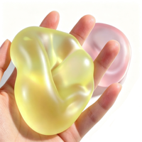 Balle anti-stress transparente de 6 cm, effet nacré, multicolore, remplissable à l'huile de coco, malléable, sans rebond, pour filles et garçons