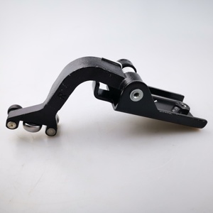 Charnière centrale de porte coulissante SAIC MAXUS V80 côté droit C00033188 - Product Image 1