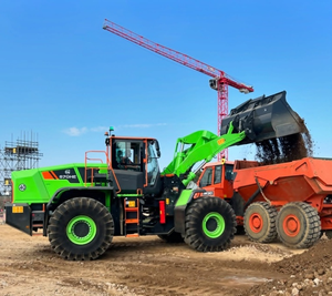 Cargadora Frontal Eléctrica Liugong de Alta Potencia con Batería de Litio de 7000 kg y 7 Toneladas, Modelo 870HE/870HE Max, en Venta - Product Image 3